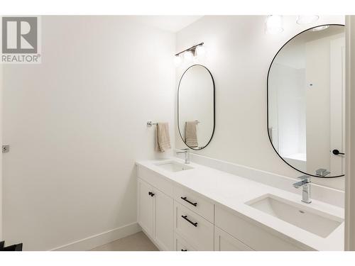 5650 The Edge Place Unit# 110, Kelowna, BC - Indoor Photo Showing Bathroom