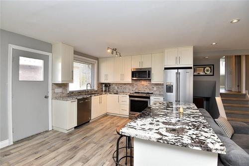 312 St Andrews Drive, Hamilton, ON - Indoor Photo Showing Kitchen With Stainless Steel Kitchen With Upgraded Kitchen