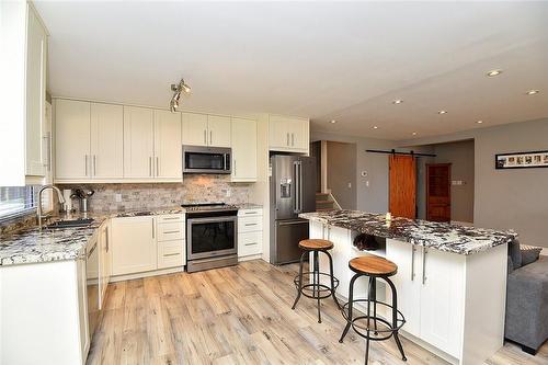 312 St Andrews Drive, Hamilton, ON - Indoor Photo Showing Kitchen With Stainless Steel Kitchen With Upgraded Kitchen