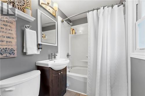 570 Sullivan Street, Haley Station, ON - Indoor Photo Showing Bathroom
