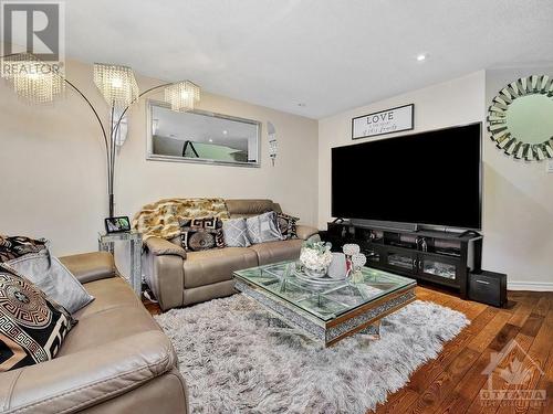 218 Hunterbrook Street N, Kanata, ON - Indoor Photo Showing Living Room