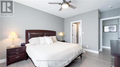 33 Brooklawn Drive, Lambton Shores, ON - Indoor Photo Showing Bedroom