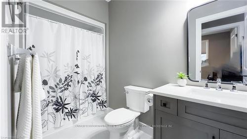 33 Brooklawn Dr, Lambton Shores, ON - Indoor Photo Showing Bathroom