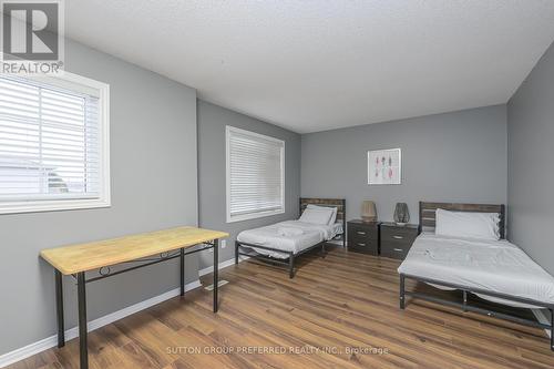 #9 -185 North Centre Rd, London, ON - Indoor Photo Showing Bedroom
