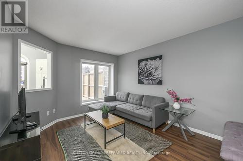 #9 -185 North Centre Rd, London, ON - Indoor Photo Showing Living Room