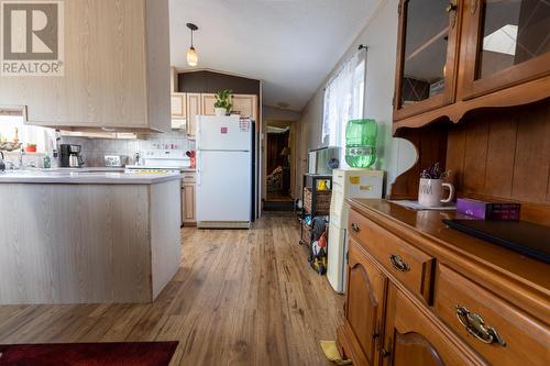 6237 Buckhorn Road, Kamloops, BC - Indoor Photo Showing Kitchen