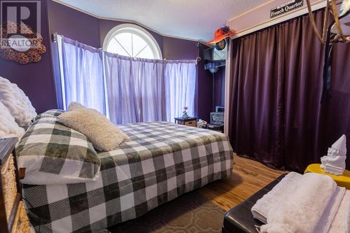 6237 Buckhorn Road, Kamloops, BC - Indoor Photo Showing Bedroom