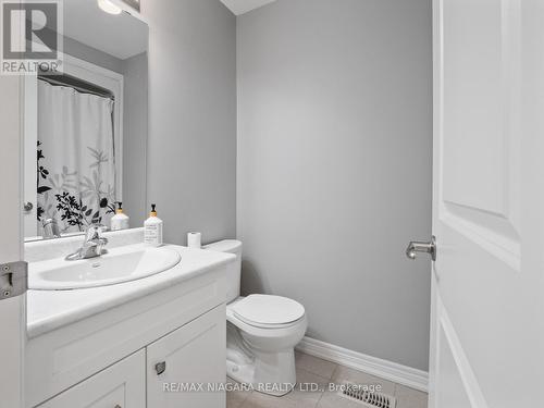 #24 -340 Prospect Point Rd N, Fort Erie, ON - Indoor Photo Showing Bathroom