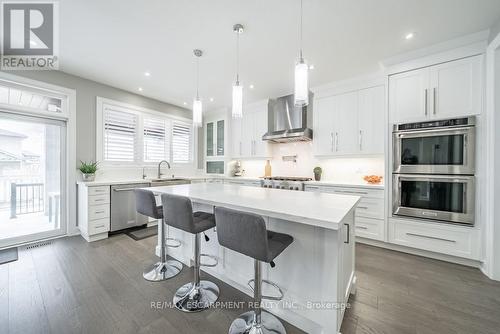 474 Dewitt Road N, Hamilton, ON - Indoor Photo Showing Kitchen With Upgraded Kitchen