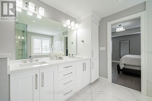 474 Dewitt Road N, Hamilton, ON - Indoor Photo Showing Bathroom