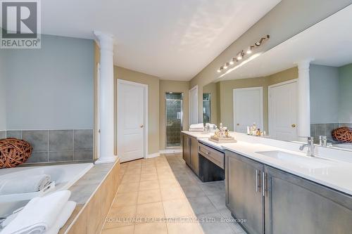 372 Creek Path Ave, Oakville, ON - Indoor Photo Showing Bathroom