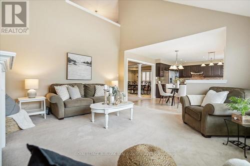 1009 Holdsworth Cres, Milton, ON - Indoor Photo Showing Living Room