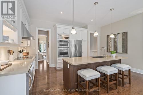 9 Lookout Court, Halton Hills, ON - Indoor Photo Showing Kitchen With Upgraded Kitchen