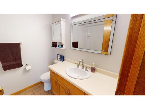 5 Clearwater Place, Elkford, BC - Indoor Photo Showing Bathroom