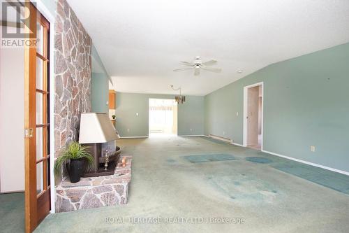 8A Eastbank Dr, Clarington, ON - Indoor Photo Showing Other Room