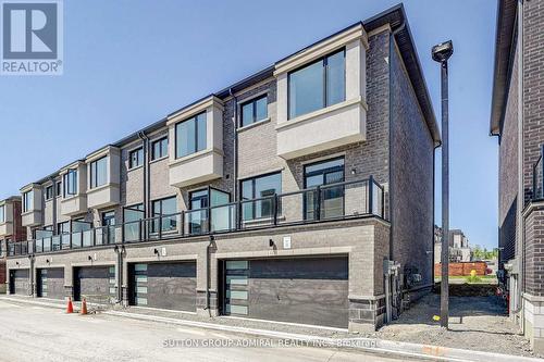 113 Crimson Forest Drive, Vaughan, ON - Outdoor