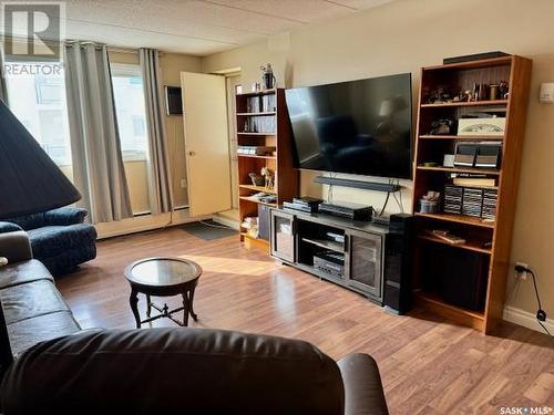 9 131 Angus Road, Regina, SK - Indoor Photo Showing Living Room