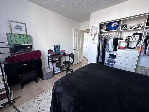 502 130 Brodie Street, Thunder Bay, ON - Indoor Photo Showing Bedroom