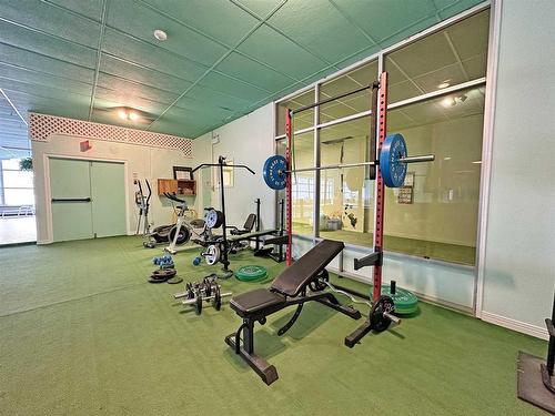 502 130 Brodie Street, Thunder Bay, ON - Indoor Photo Showing Gym Room