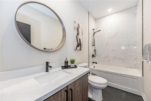 300 Richmond Street|Unit #22, Thorold, ON - Indoor Photo Showing Bathroom