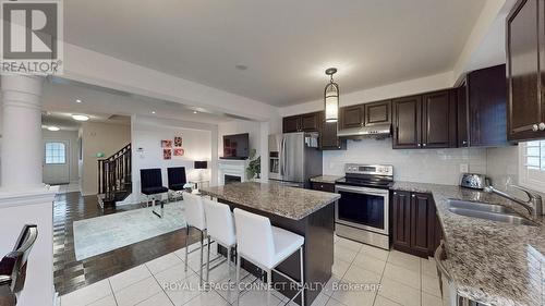 41 Summit Dr, Vaughan, ON - Indoor Photo Showing Kitchen With Double Sink With Upgraded Kitchen