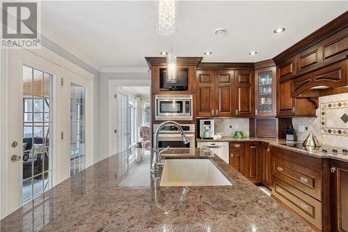 9 Mayfair Crt, Riverview, NB - Indoor Photo Showing Kitchen