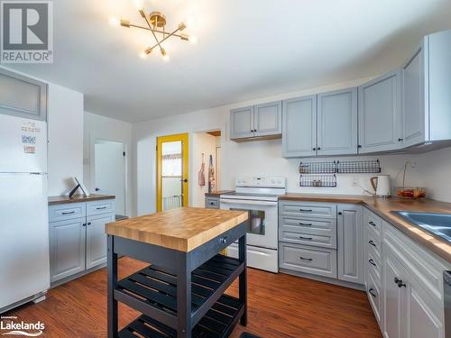 1 Harriet Street, Mckellar, ON - Indoor Photo Showing Kitchen