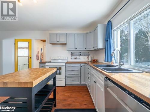 1 Harriet Street, Mckellar, ON - Indoor Photo Showing Kitchen With Double Sink