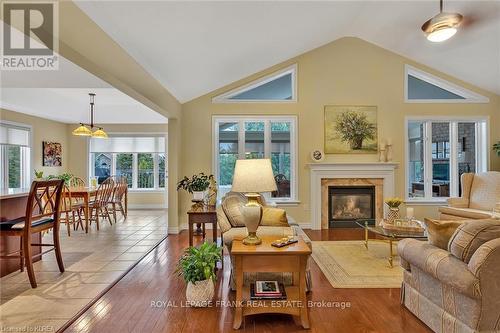 81 South Harbour Dr, Kawartha Lakes, ON - Indoor Photo Showing Living Room With Fireplace