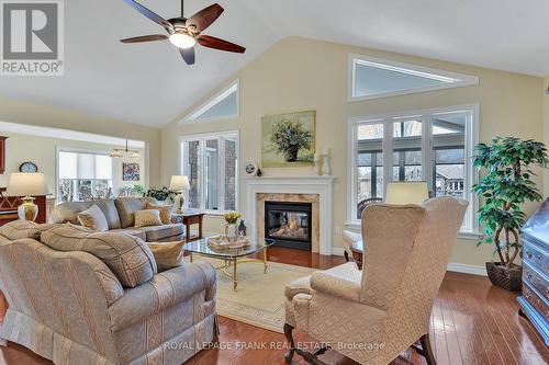 81 South Harbour Dr, Kawartha Lakes, ON - Indoor Photo Showing Living Room With Fireplace