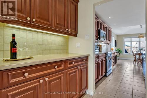 81 South Harbour Dr, Kawartha Lakes, ON - Indoor Photo Showing Kitchen