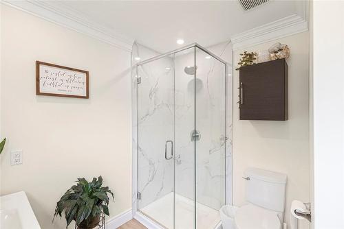 361 Ridge Road W, Grimsby, ON - Indoor Photo Showing Bathroom