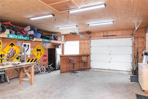 361 Ridge Road W, Grimsby, ON - Indoor Photo Showing Garage