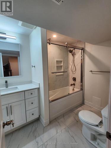 B - 2215 Winding Way, Burlington, ON - Indoor Photo Showing Bathroom