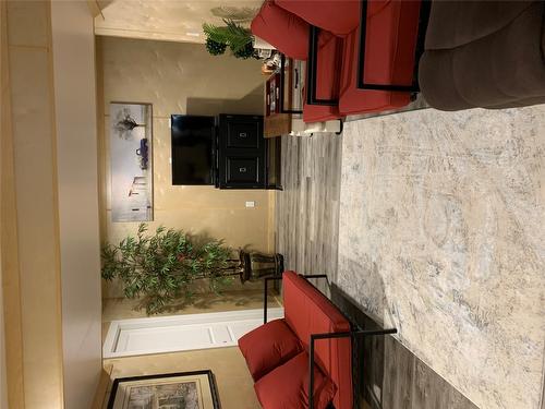 315 8Th Avenue, Princeton, BC - Indoor Photo Showing Kitchen