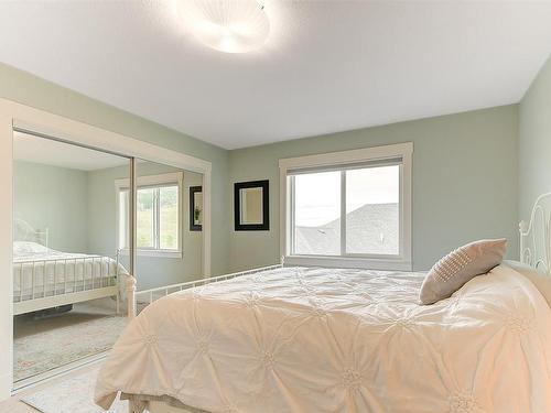 333 Prestwick Street, Kelowna, BC - Indoor Photo Showing Bedroom