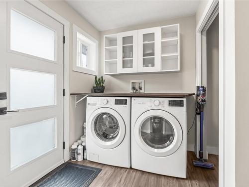 610 Pottery Road, Vernon, BC - Indoor Photo Showing Laundry Room