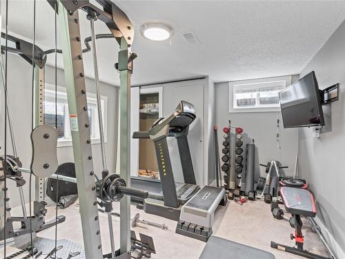 610 Pottery Road, Vernon, BC - Indoor Photo Showing Gym Room