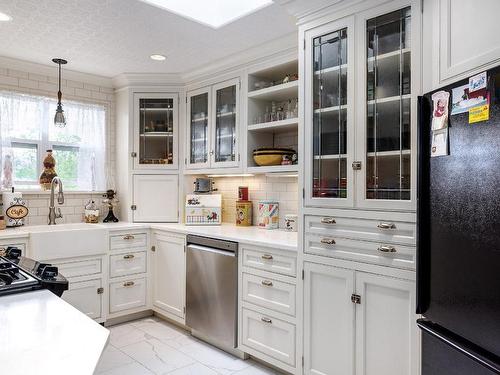 1024 Rutland Road, Kelowna, BC - Indoor Photo Showing Kitchen With Upgraded Kitchen