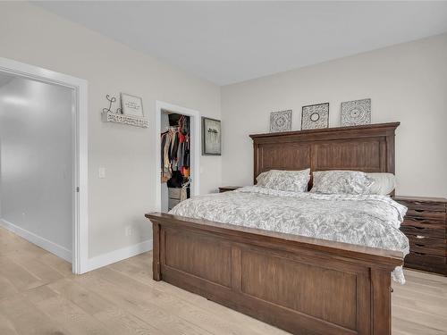 21-255 Taylor Road, Kelowna, BC - Indoor Photo Showing Bedroom