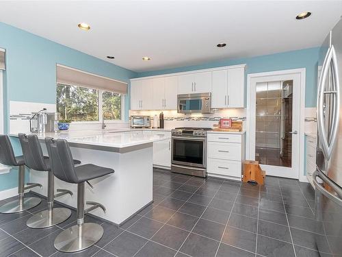 209 Jamie Pl, Langford, BC - Indoor Photo Showing Kitchen With Upgraded Kitchen