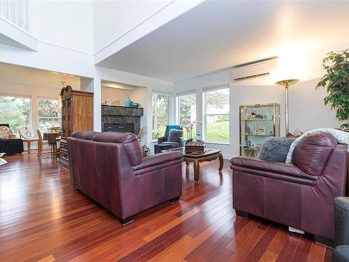 209 Jamie Pl, Langford, BC - Indoor Photo Showing Living Room With Fireplace