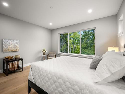 3236 Klanawa Cres, Courtenay, BC - Indoor Photo Showing Bedroom