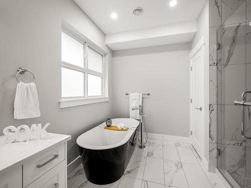 3236 Klanawa Cres, Courtenay, BC - Indoor Photo Showing Bathroom