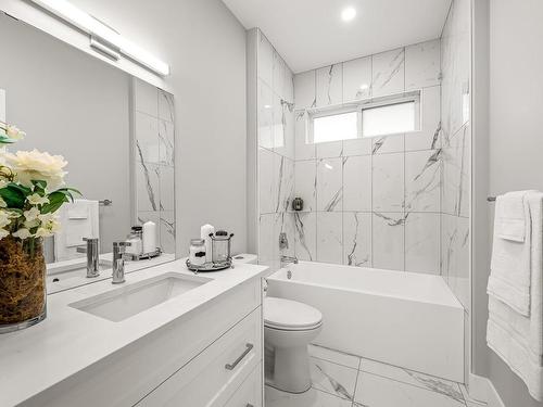 3236 Klanawa Cres, Courtenay, BC - Indoor Photo Showing Bathroom