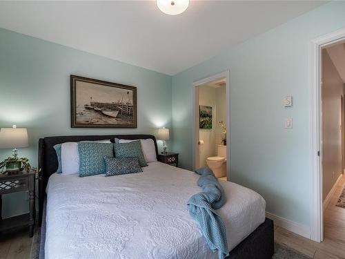 309 Bella St, Victoria, BC - Indoor Photo Showing Bedroom