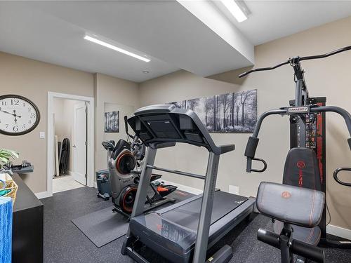 2371 Renfrew Rd, Shawnigan Lake, BC - Indoor Photo Showing Gym Room