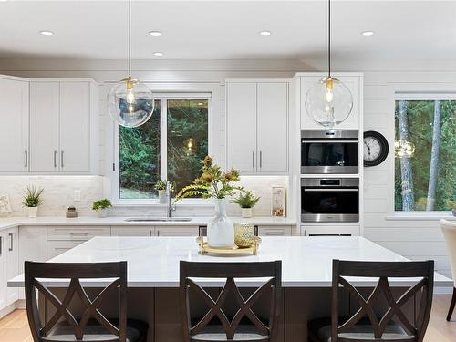 2371 Renfrew Rd, Shawnigan Lake, BC - Indoor Photo Showing Kitchen With Upgraded Kitchen