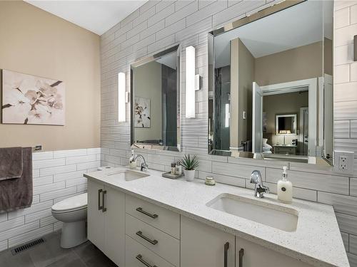 2371 Renfrew Rd, Shawnigan Lake, BC - Indoor Photo Showing Bathroom