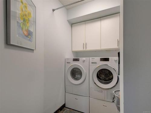 203-225 Belleville St, Victoria, BC - Indoor Photo Showing Laundry Room
